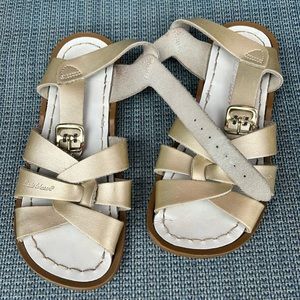 Sat water sandals